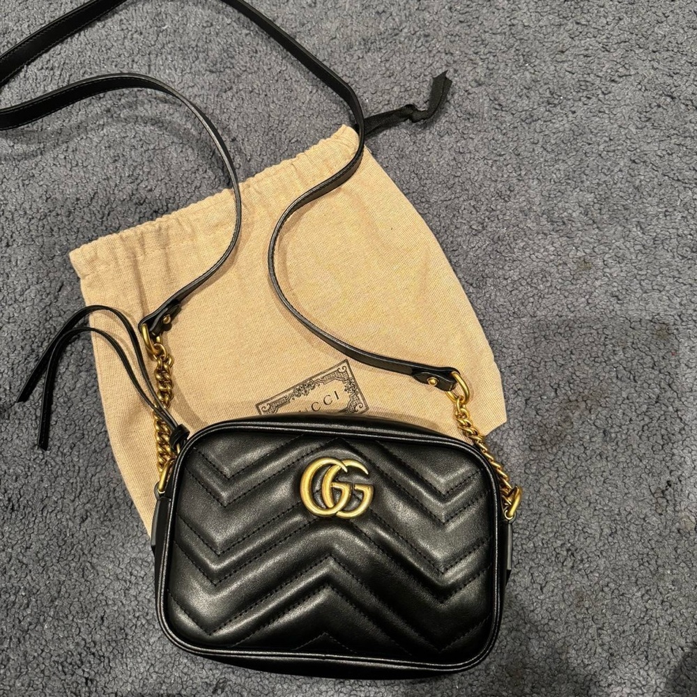 Gucci GG MARMONT MINI SHOULDER BAG in black